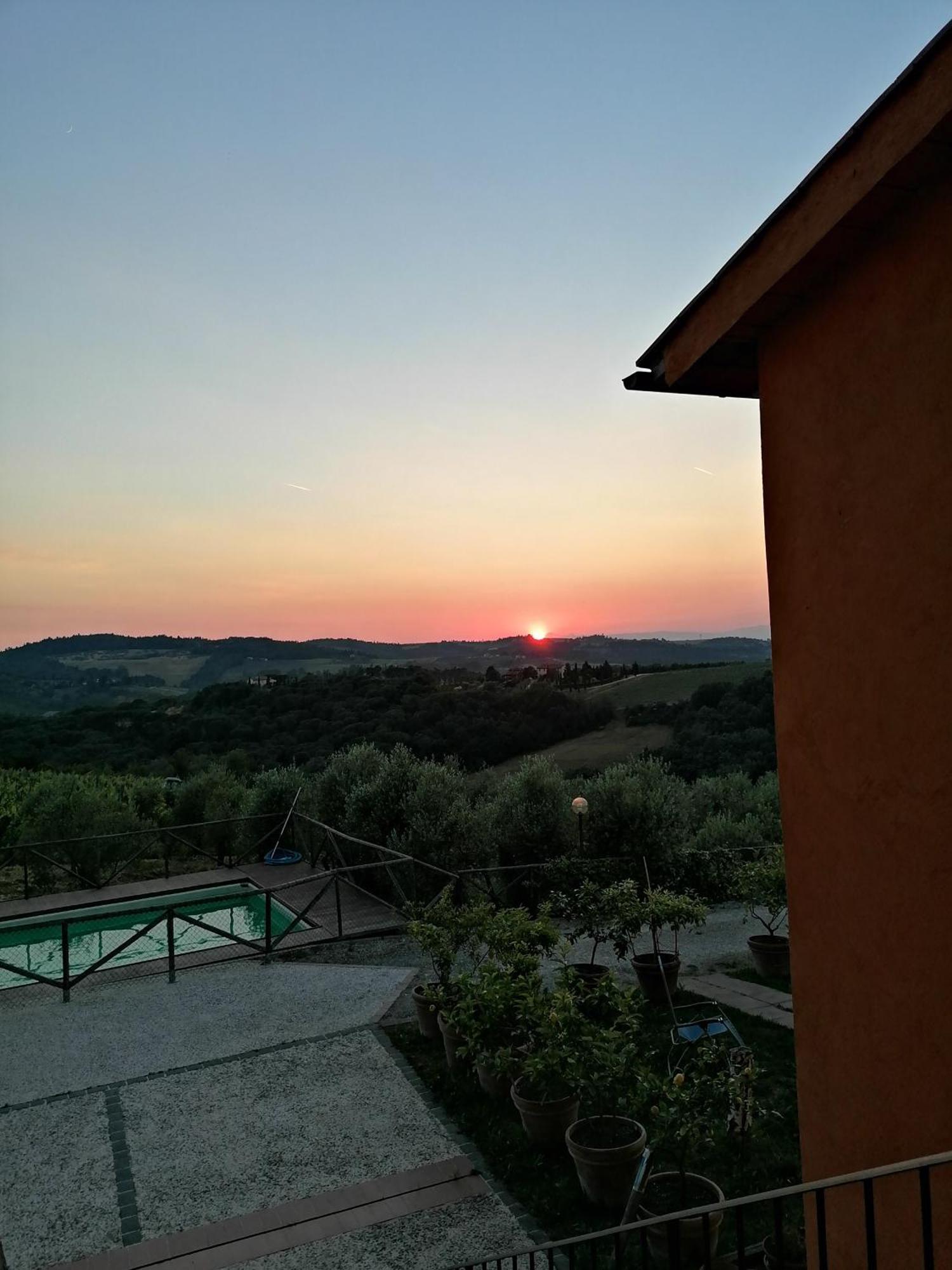 Agriturismo Borgo Stella Монтеспертоли Екстериор снимка